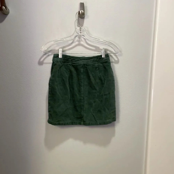 Lulus woman’s corduroy mini green skirt - Picture 8 of 12